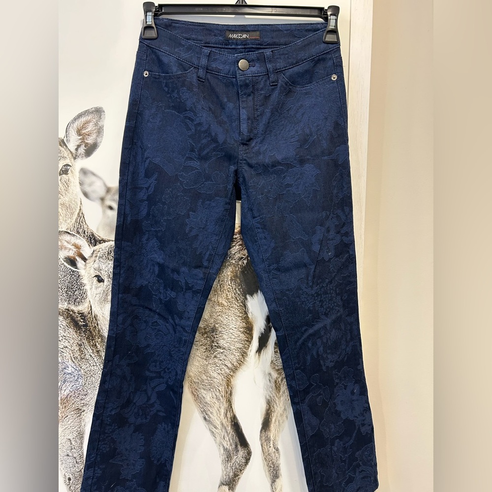 MarcCain jeans with floral print. N2